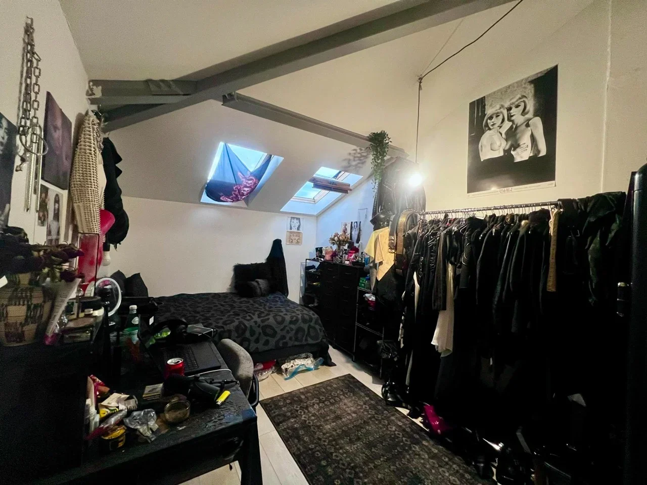 Room Sampson Street in Greater London