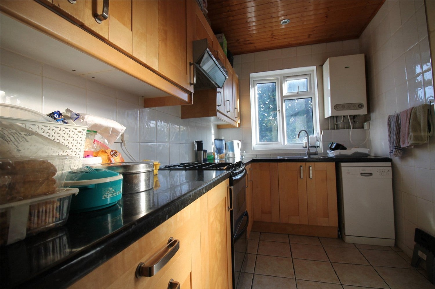 House Eastmead Avenue in Greater London