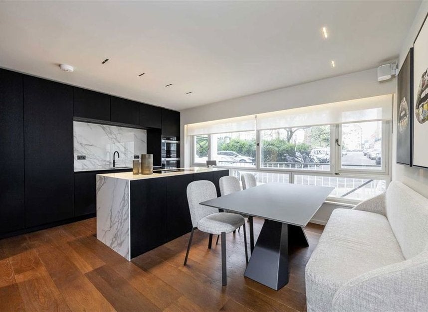 Flat Rutland Gate in City of Westminster