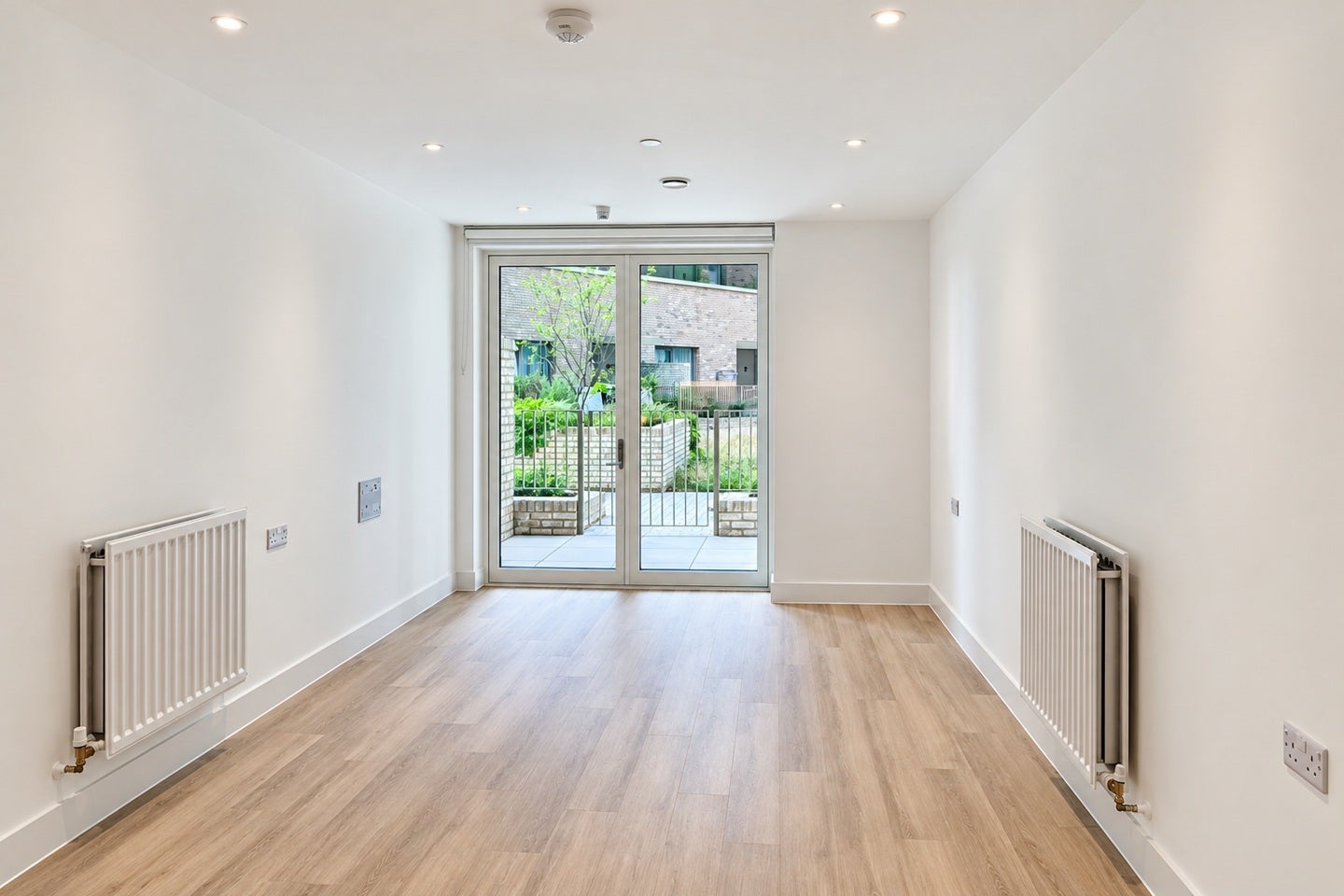 Flat Addison Road in London