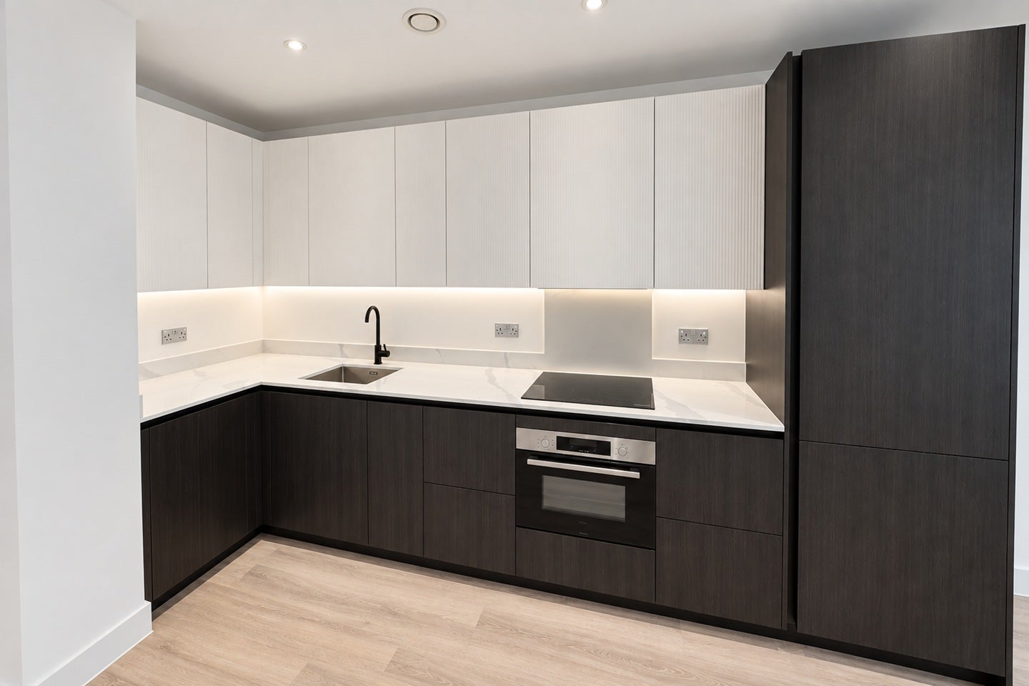 Flat Addison Road in London