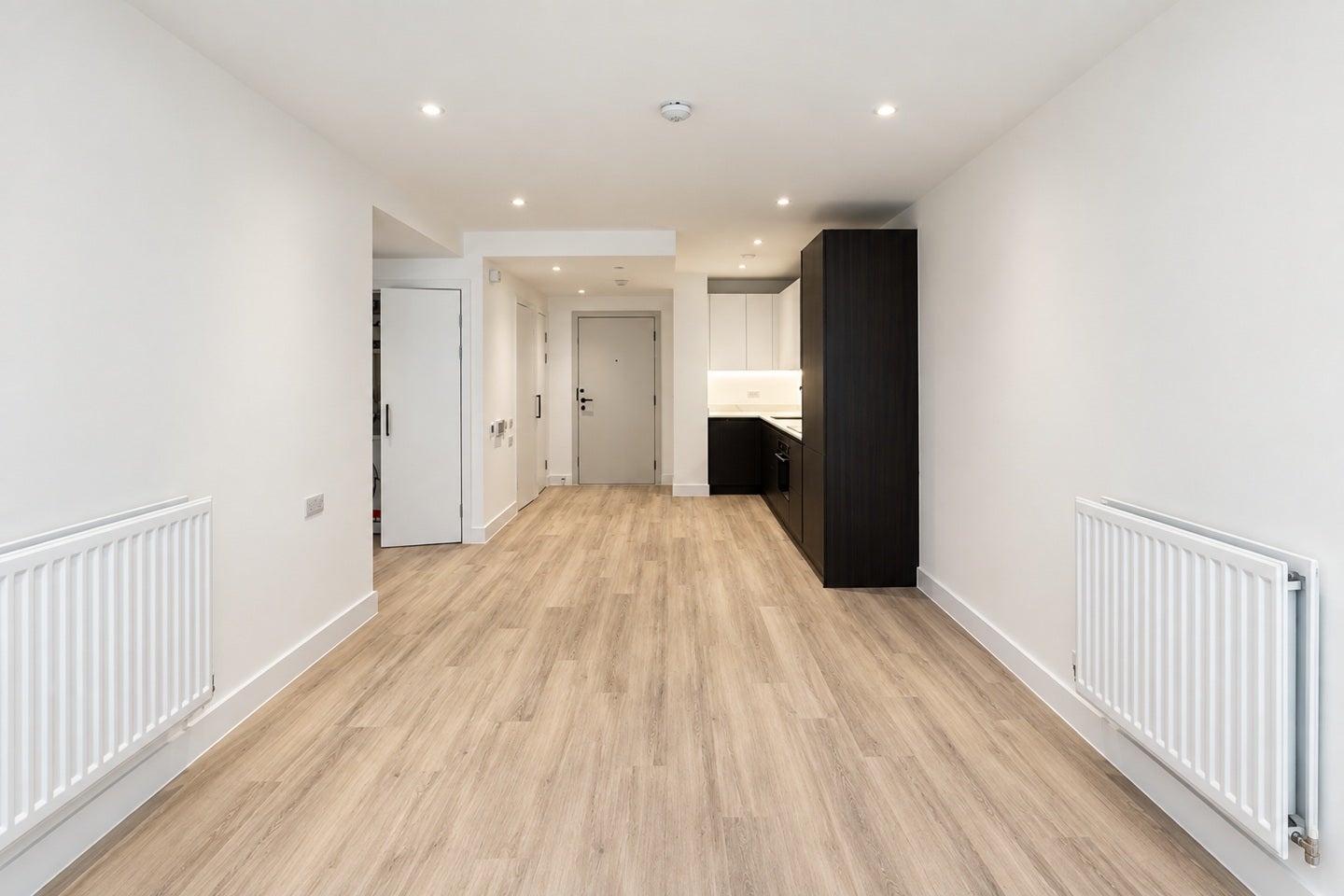 Flat Addison Road in London