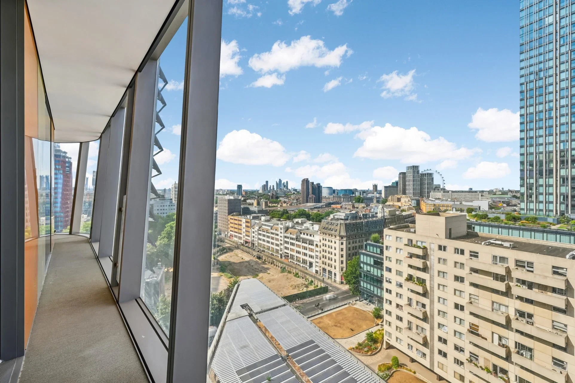 Flat Blackfriars Road in Greater London