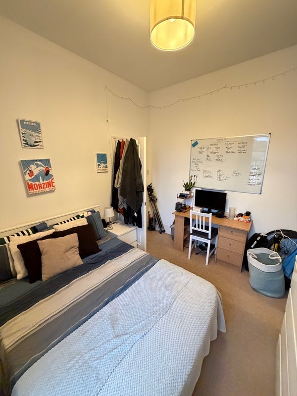 Room Althorp Road in Greater London