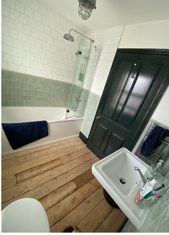 Room St. Dunstan's Road in Greater London