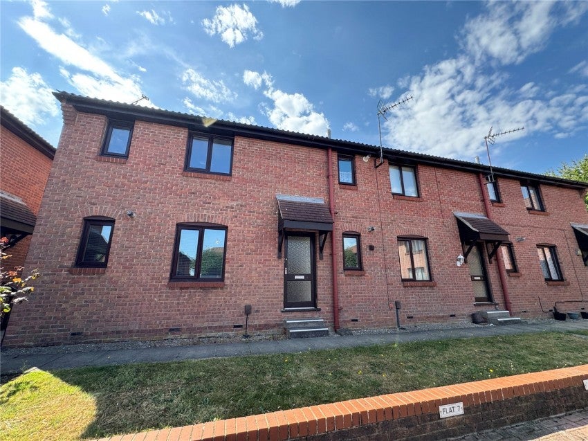 Flat Birchwood Mews in Harrogate