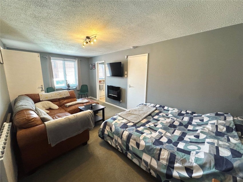 Flat Birchwood Mews in Harrogate