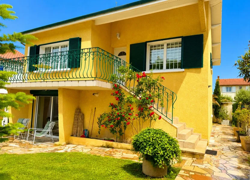 House Avenue du Président Salvador Allende in Bron