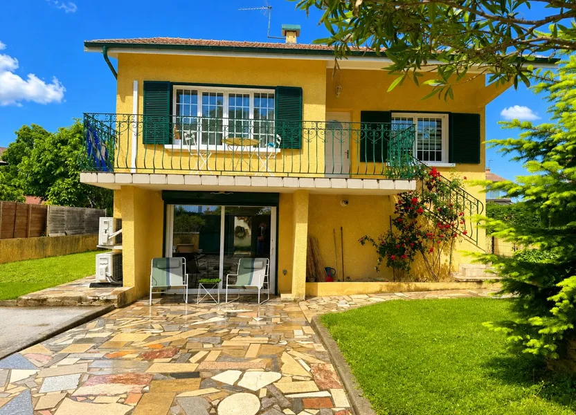 Maison Avenue du Président Salvador Allende à Bron