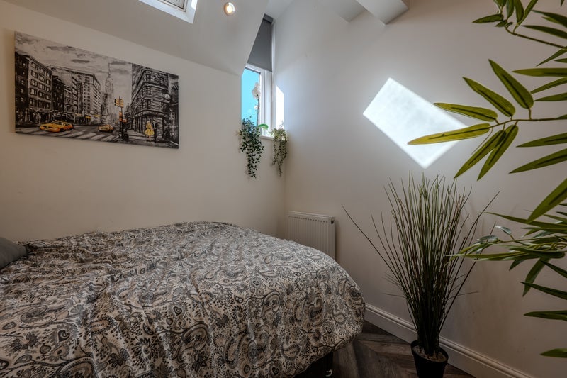 Room Rostherne Avenue in Manchester