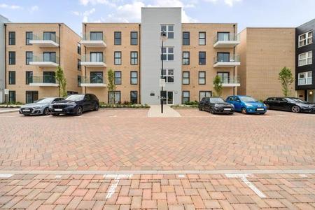 Flat Fairhaven Drive in Reading