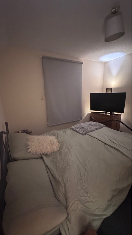 Room Dalgety Road in City of Edinburgh