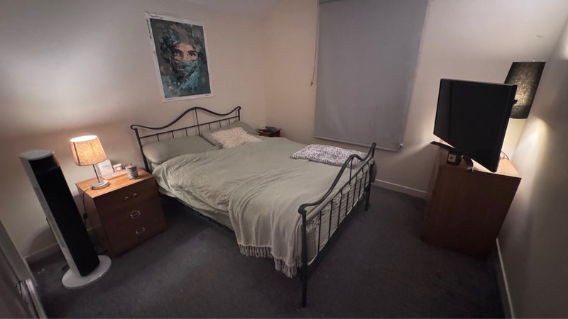 Room Dalgety Road in City of Edinburgh