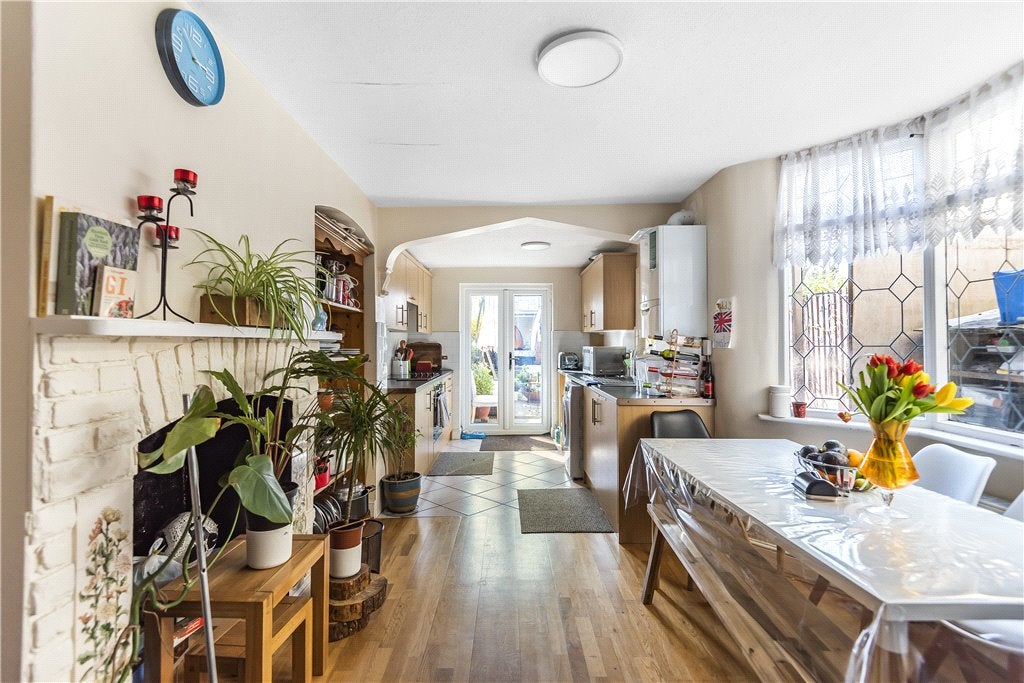 House Reverdy Road in Greater London