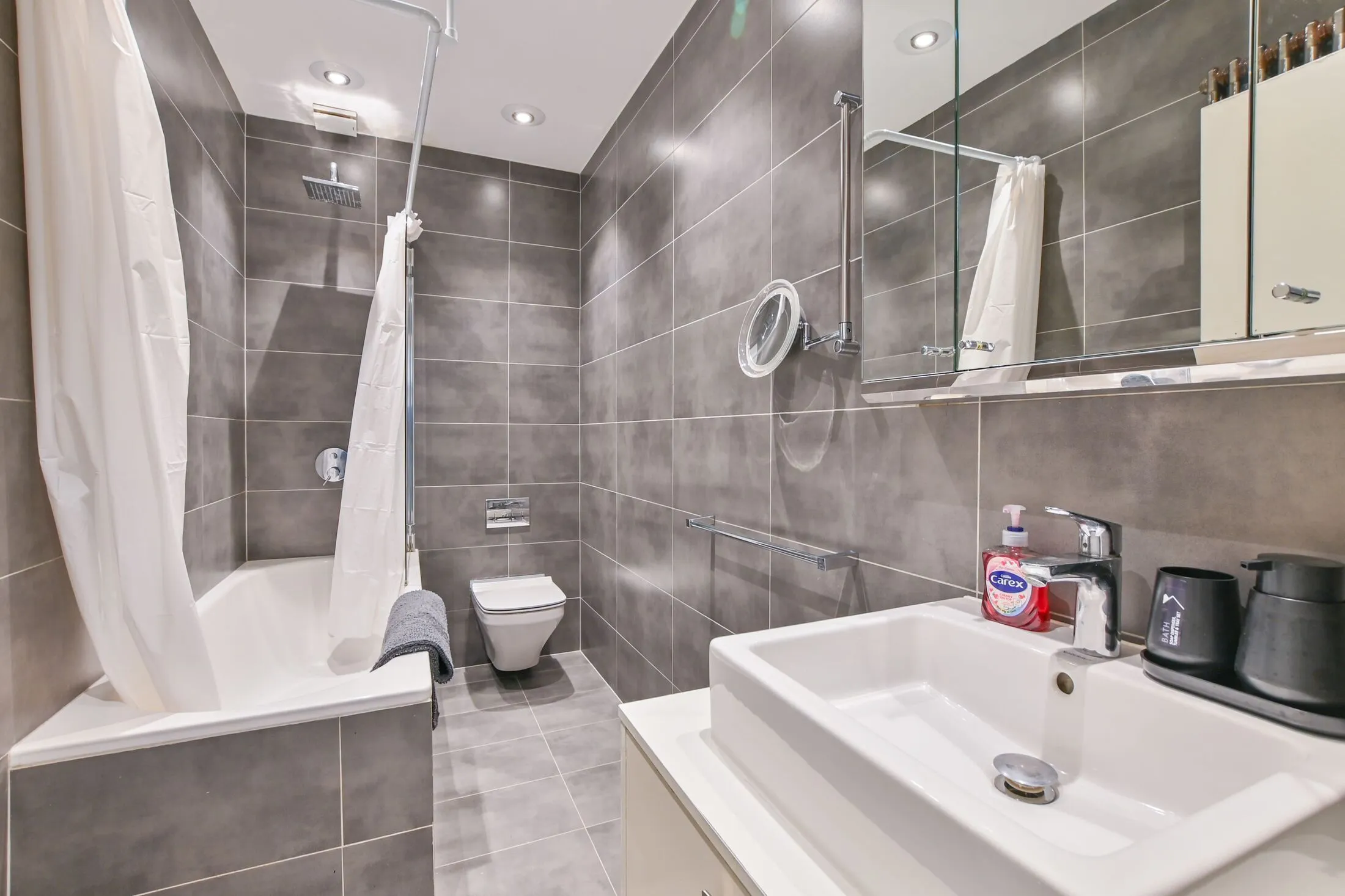 Flat Westbourne Gardens in City of Westminster