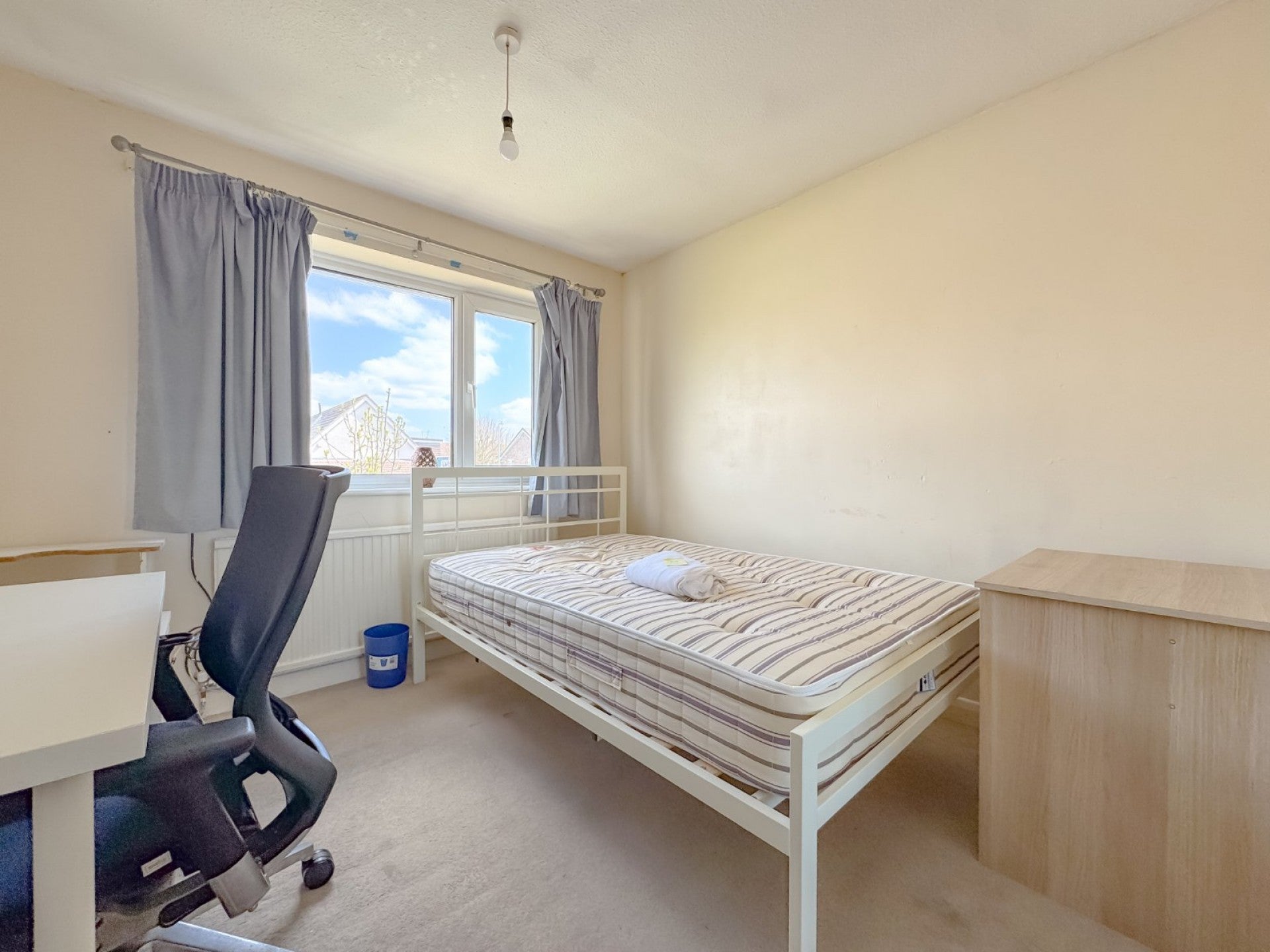Flat Maple Close in Bristol