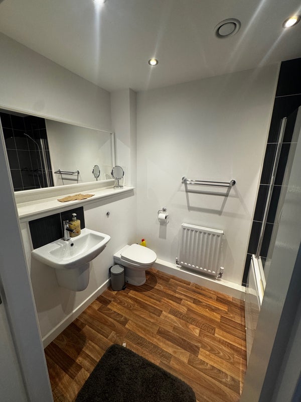 Room Muirhouse Parkway in City of Edinburgh
