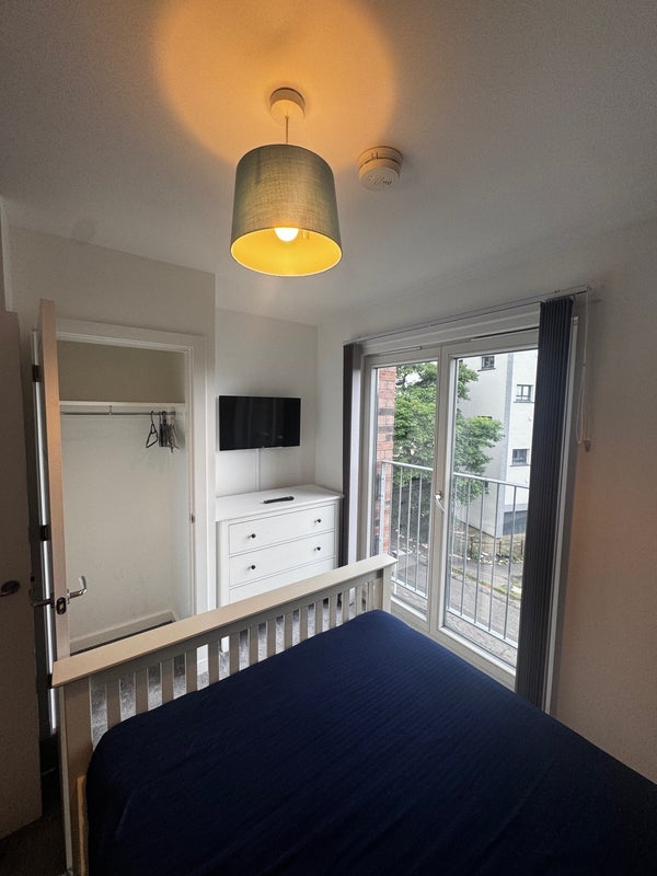 Room Muirhouse Parkway in City of Edinburgh