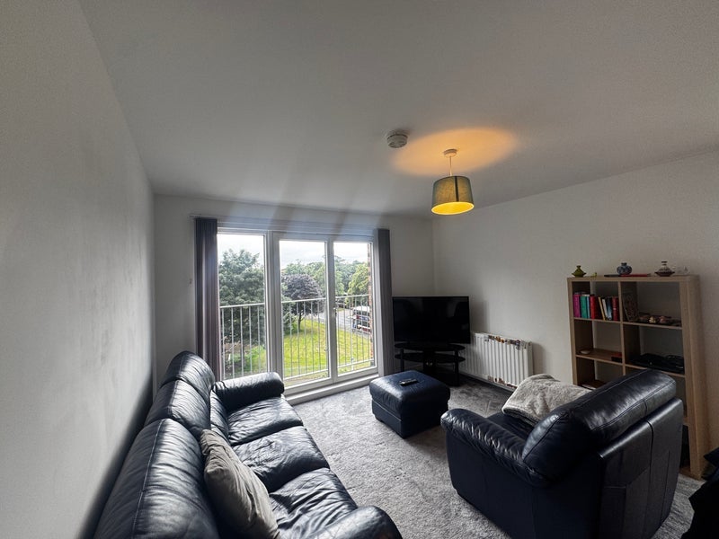 Room Muirhouse Parkway in City of Edinburgh