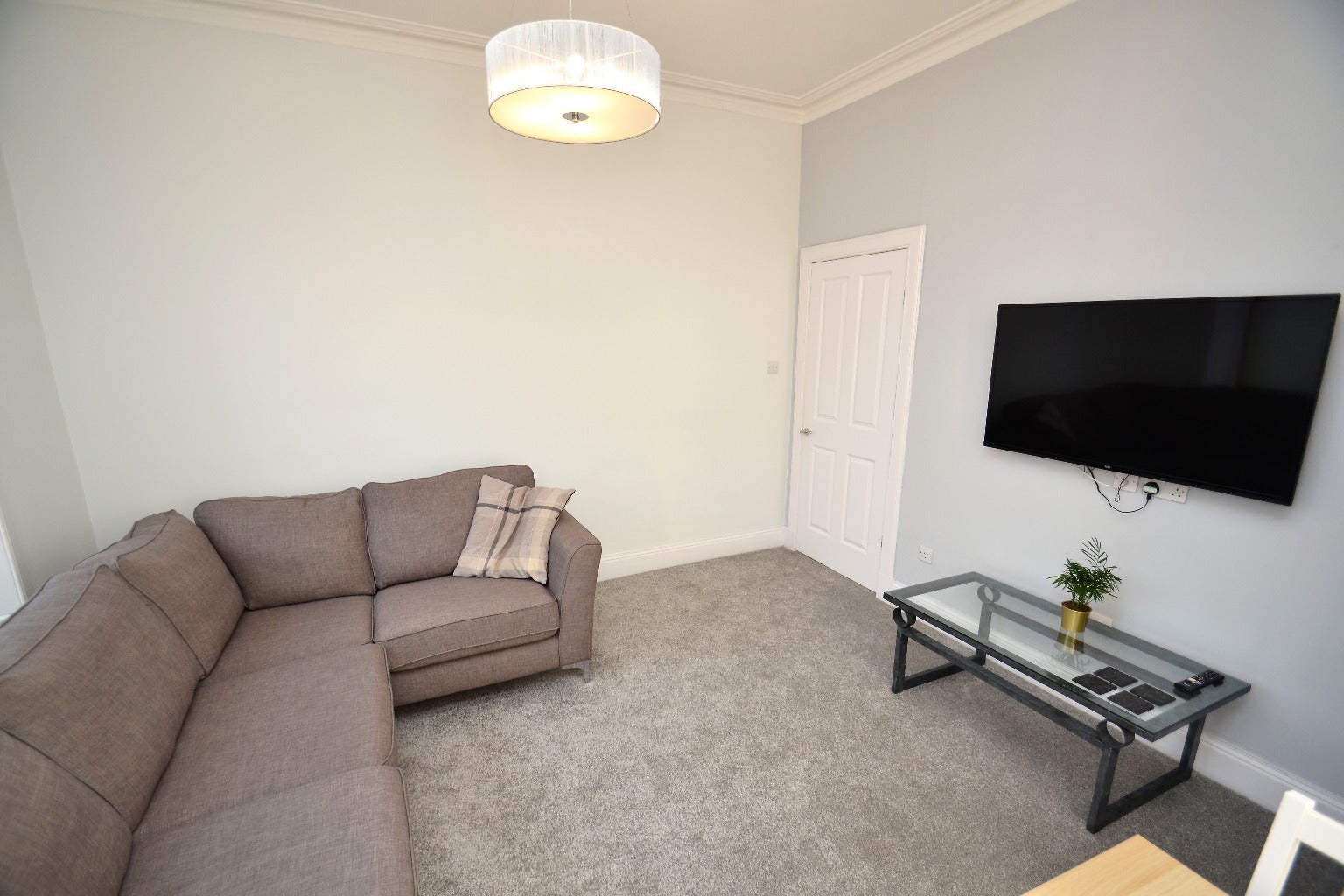 Flat Dairsie Street in Glasgow