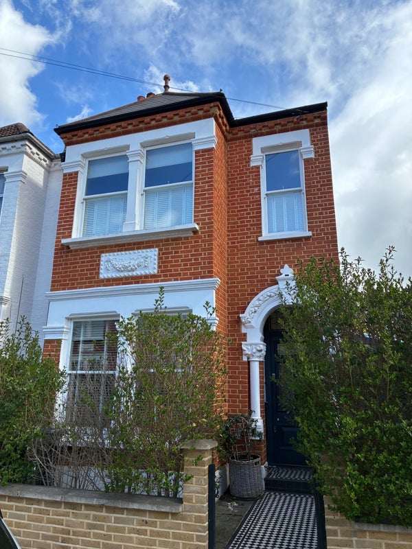 Room Wontner Road in Greater London