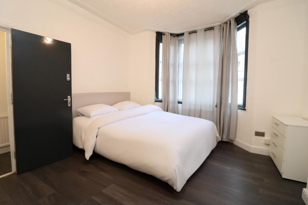 Room Globe Road in Greater London