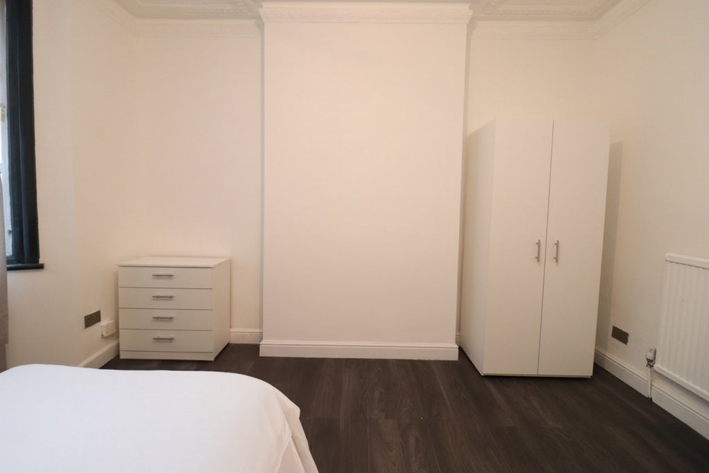 Room Globe Road in Greater London