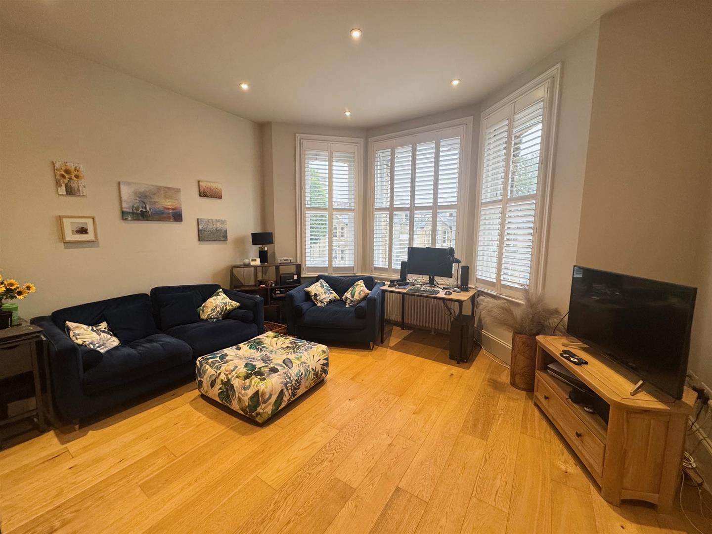 Flat Wilbury Road in Hove