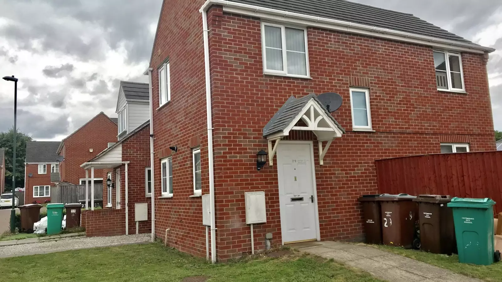 Flat Oakford Close in Nottingham