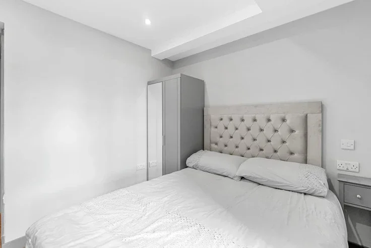 Room Cranbrook Road in Greater London
