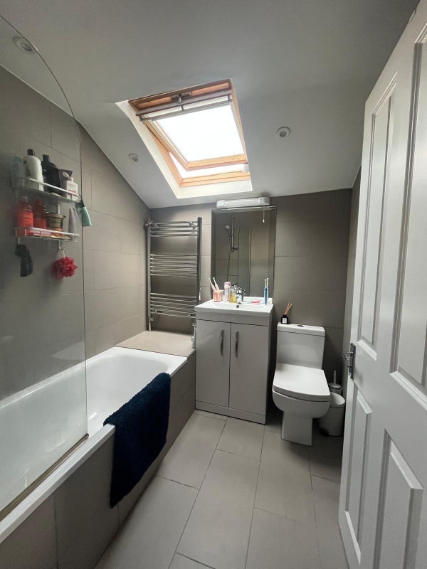 Room Handforth Road in Greater London