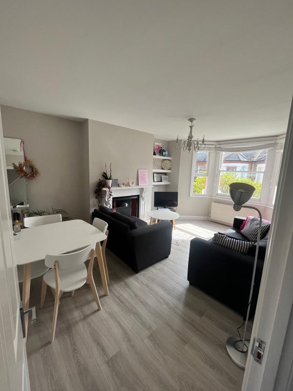 Room Handforth Road in Greater London