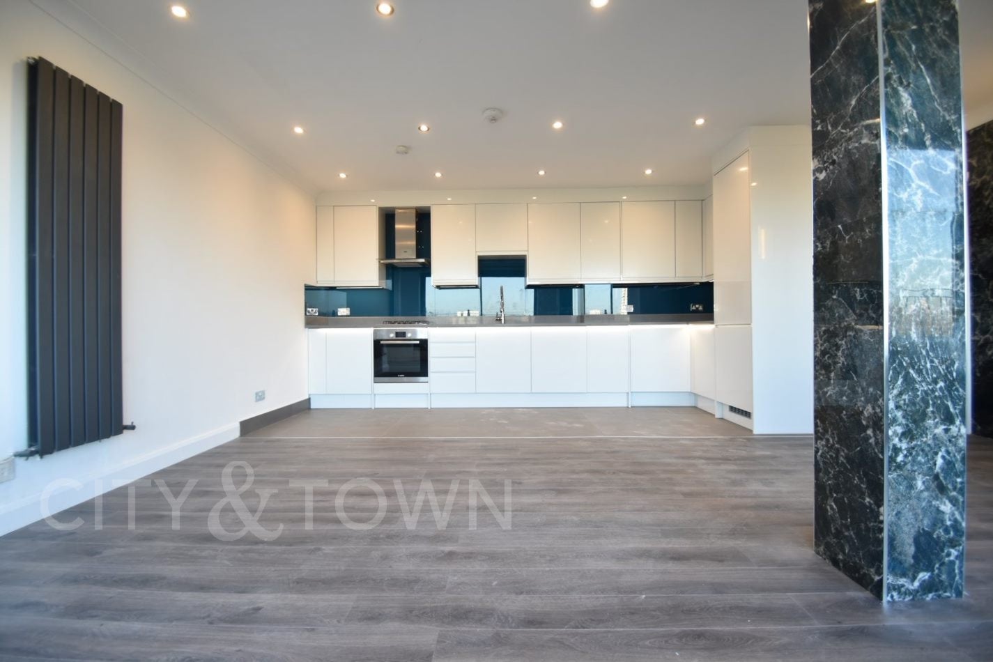 Flat Copperfield Road in Greater London