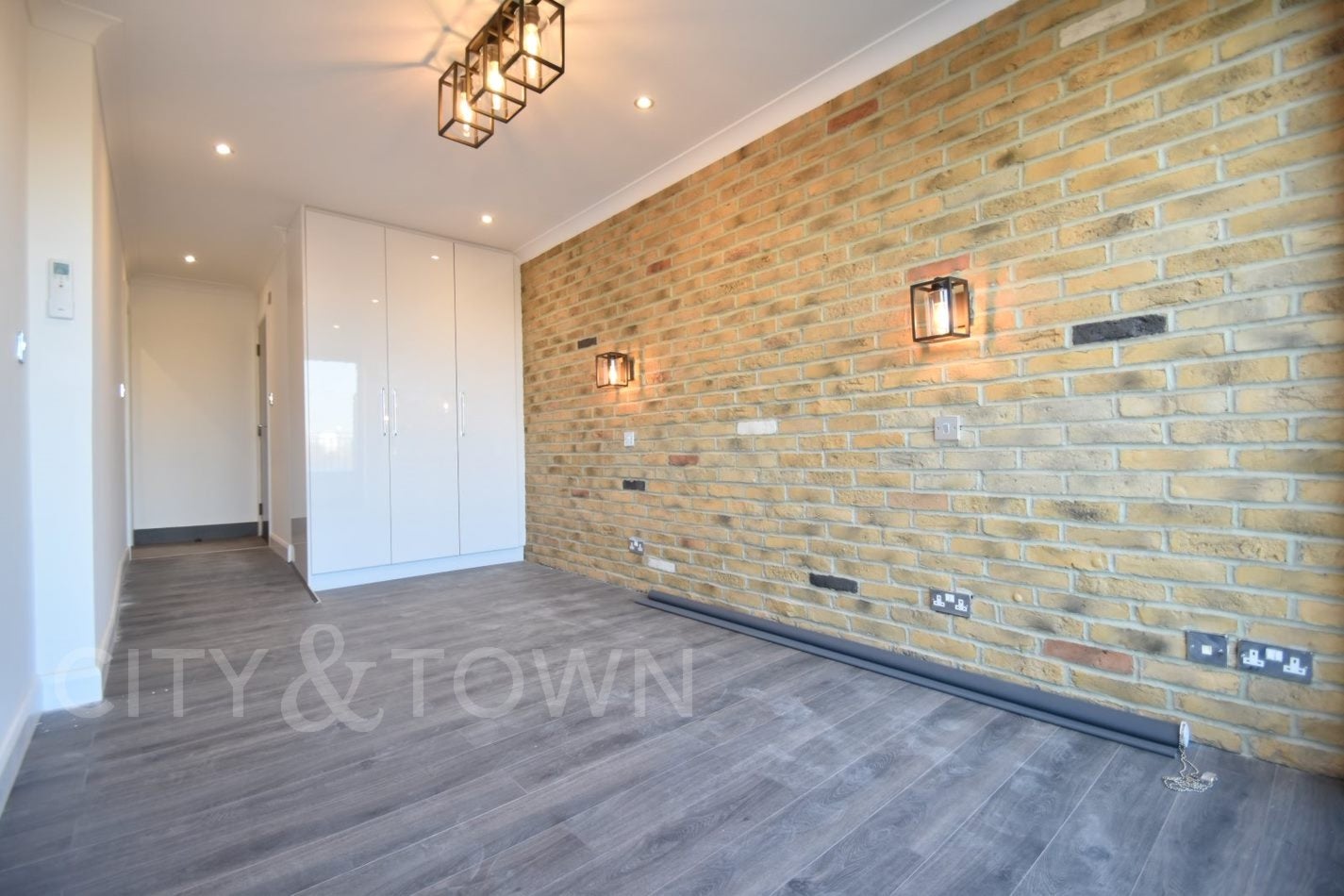 Flat Copperfield Road in Greater London