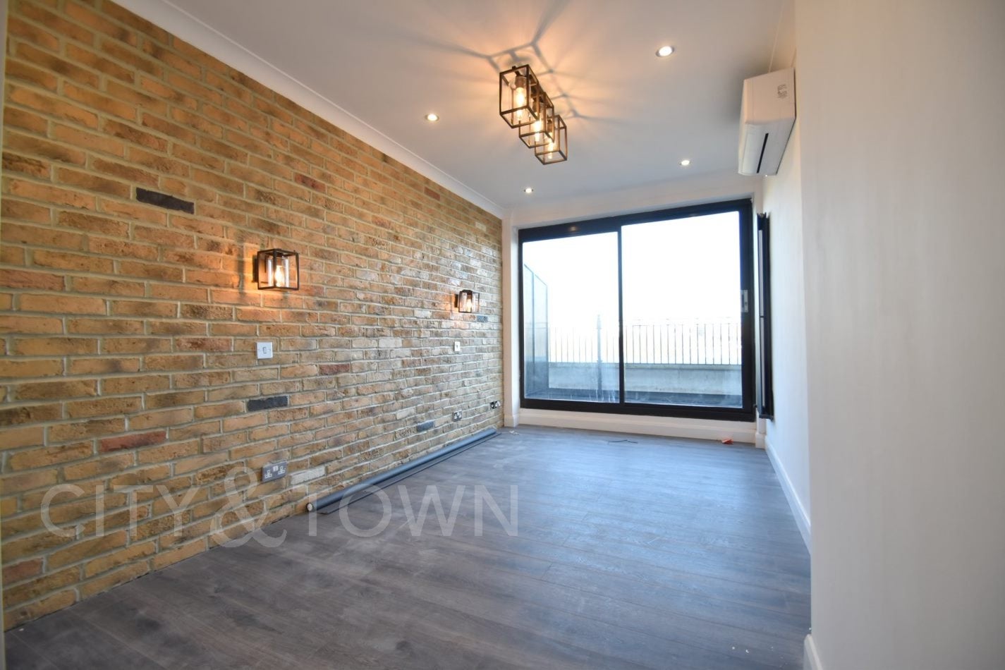 Flat Copperfield Road in Greater London