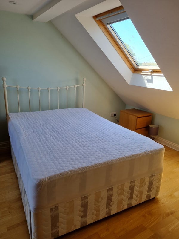Room Tachbrook Road in Warwick