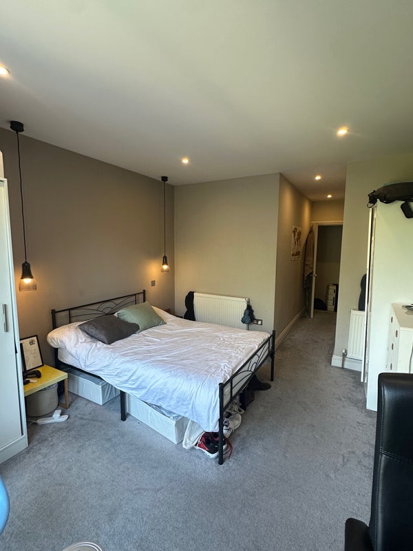 Room Cavendish Road in Greater London