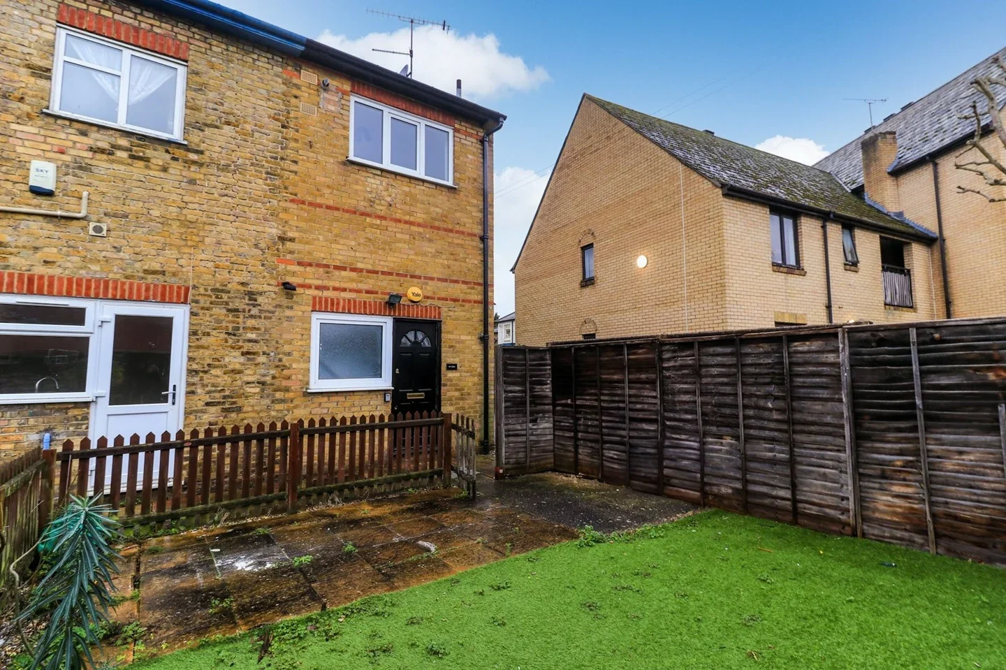 Flat Turners Hill in Cheshunt