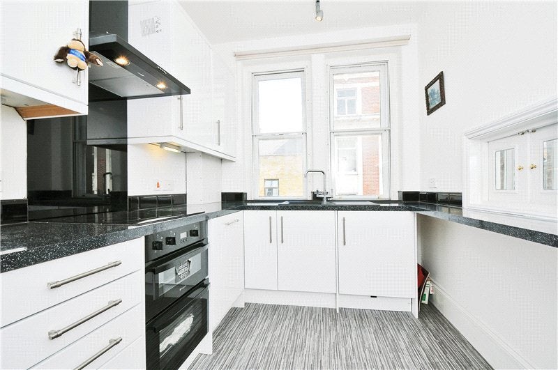 Flat Vauxhall Bridge Road in City of Westminster