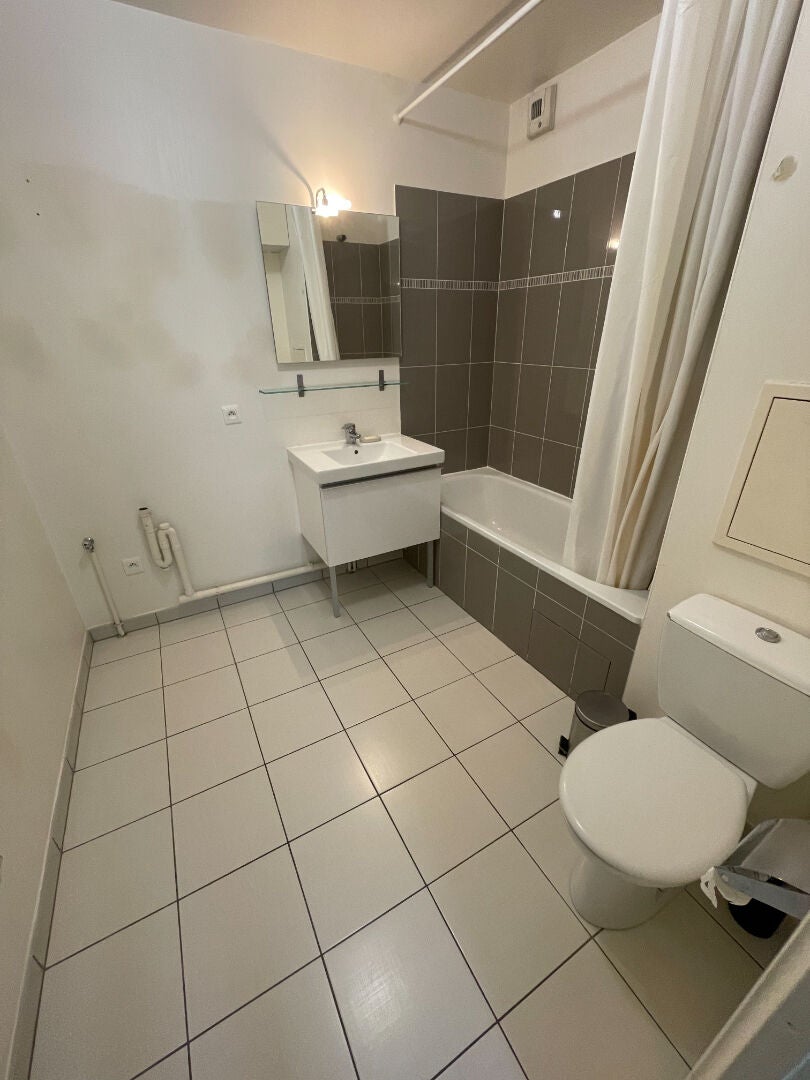 Appartement Rue Colmet Lépinay à Montreuil