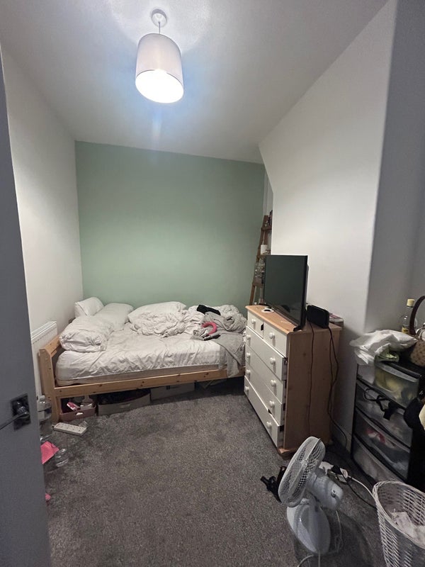 Room Wolseley Road in Trafford