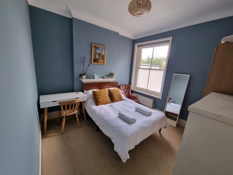 Room Barcombe Avenue in Greater London
