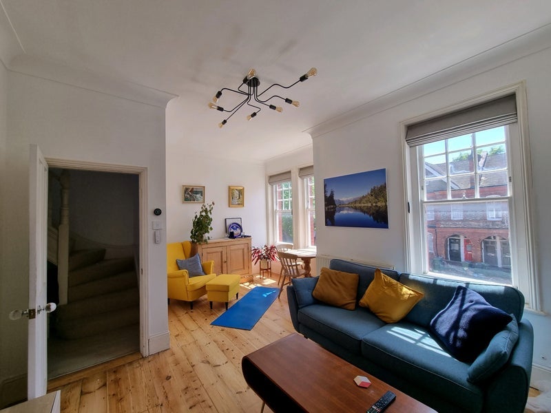 Room Barcombe Avenue in Greater London