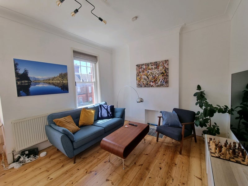 Room Barcombe Avenue in Greater London