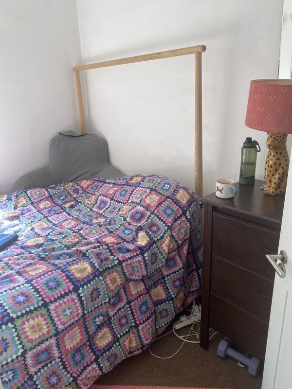 Room Rosslyn Mews in Greater London