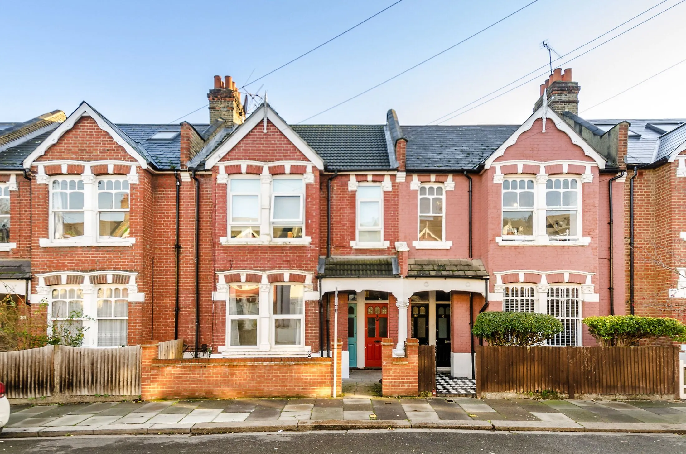Flat Collingbourne Road in Greater London