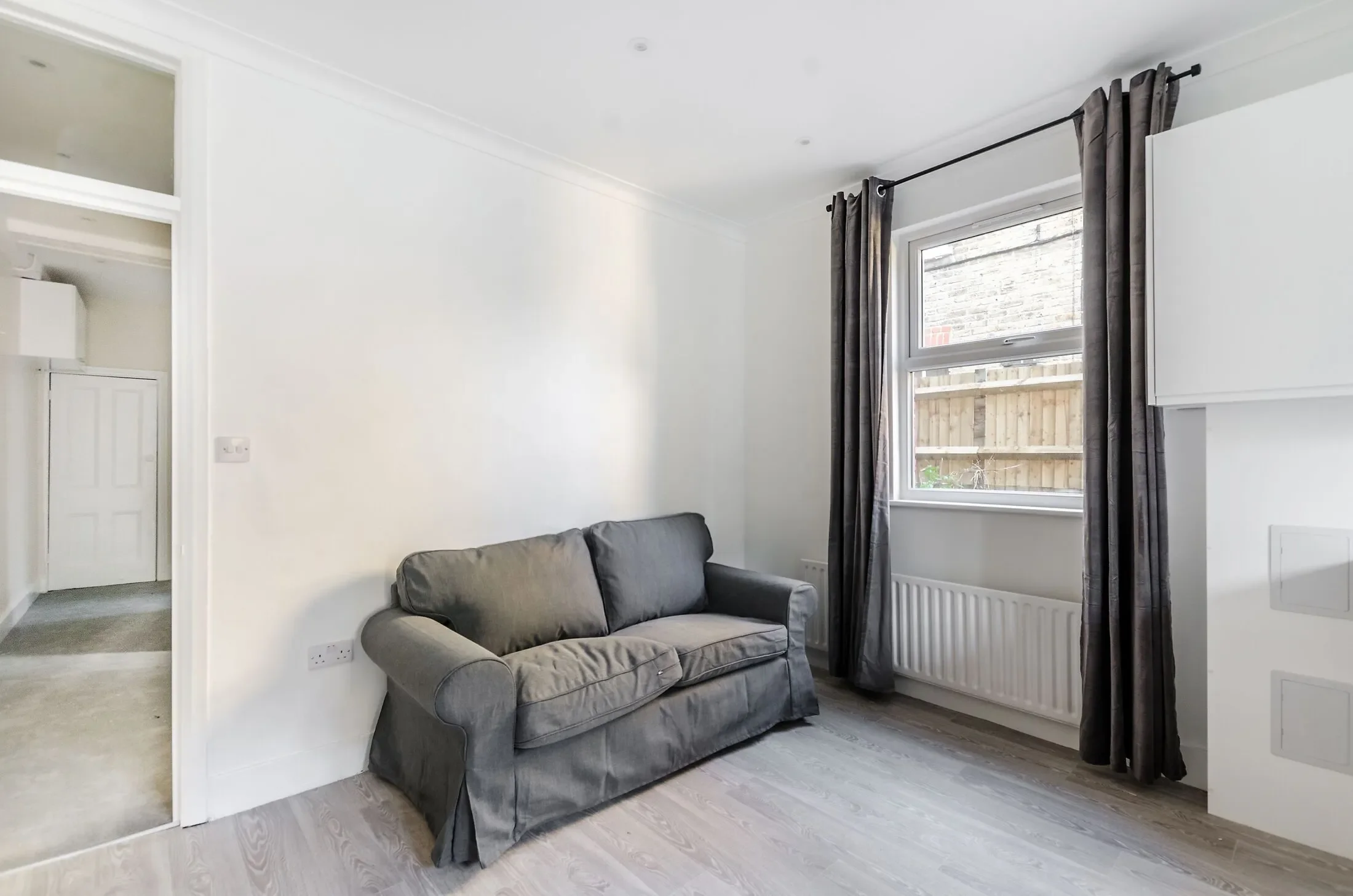 Flat Collingbourne Road in Greater London