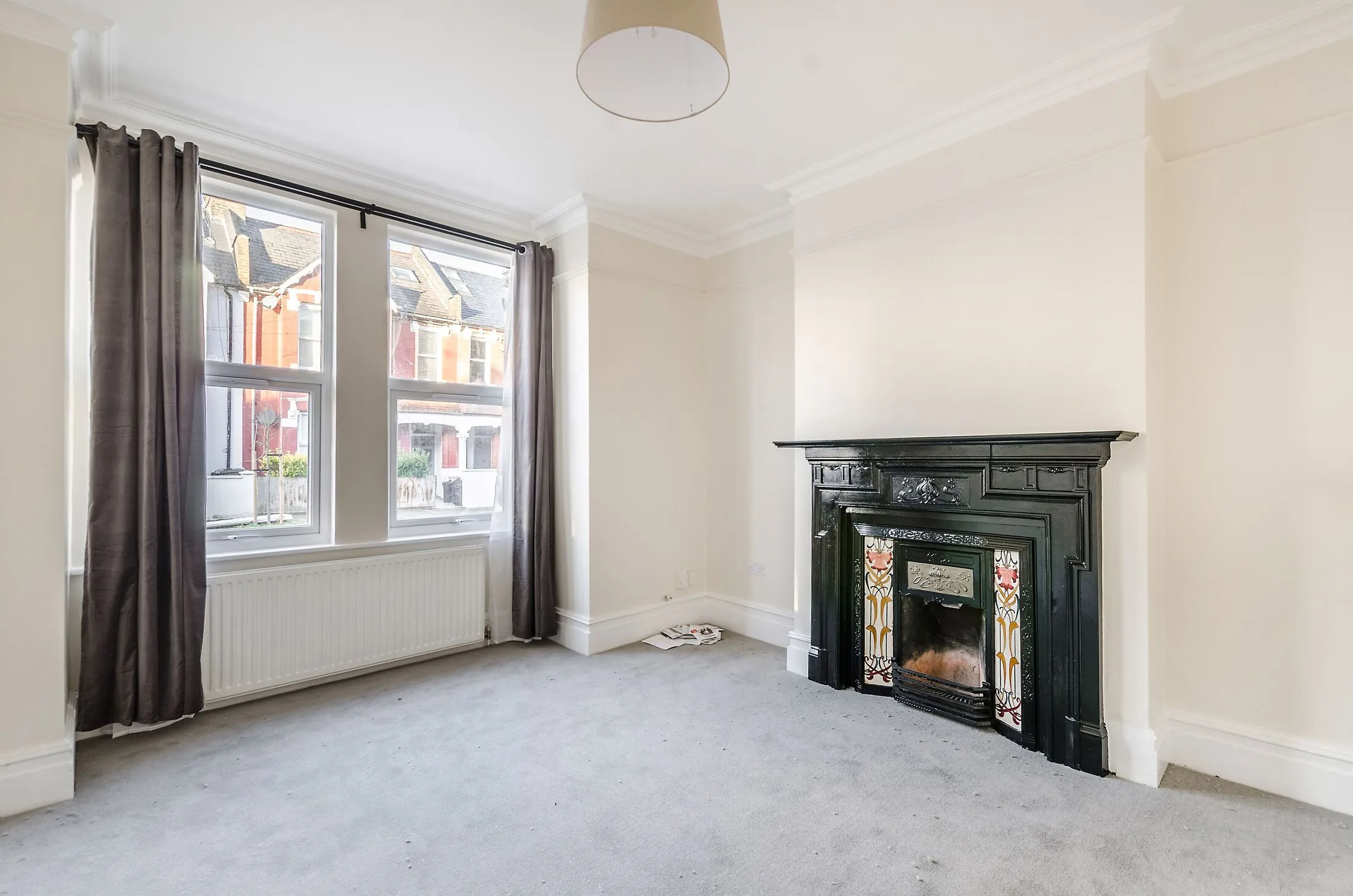 Flat Collingbourne Road in Greater London