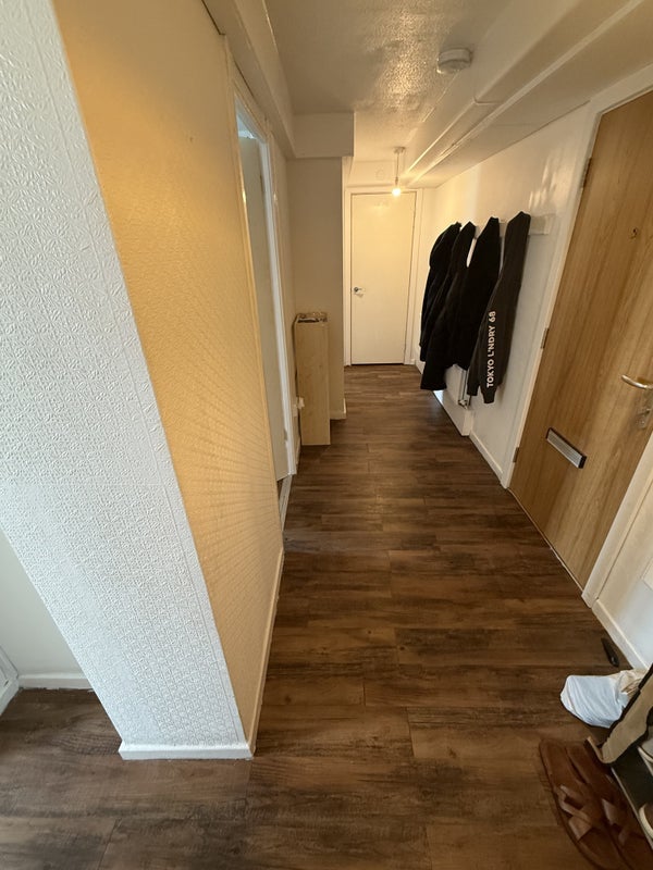 Flat Whitebeam Close in Salford
