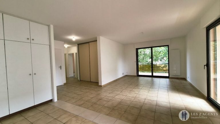 Flat Avenue Jean Perrot in Grenoble